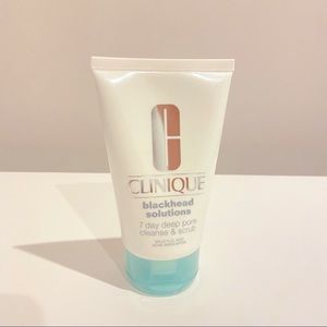 Clinique Blackhead Solutions 7 Day Deep Pore Cleanse & Scrub